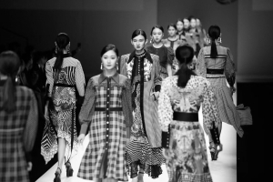 服装表演艺考通关指南：服表生必看的走台节奏与乐感指南